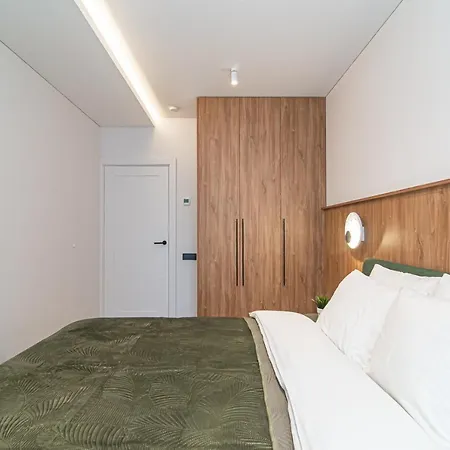 #stayhere - New & Stylish Minimalistic 1bdr Center Apartment